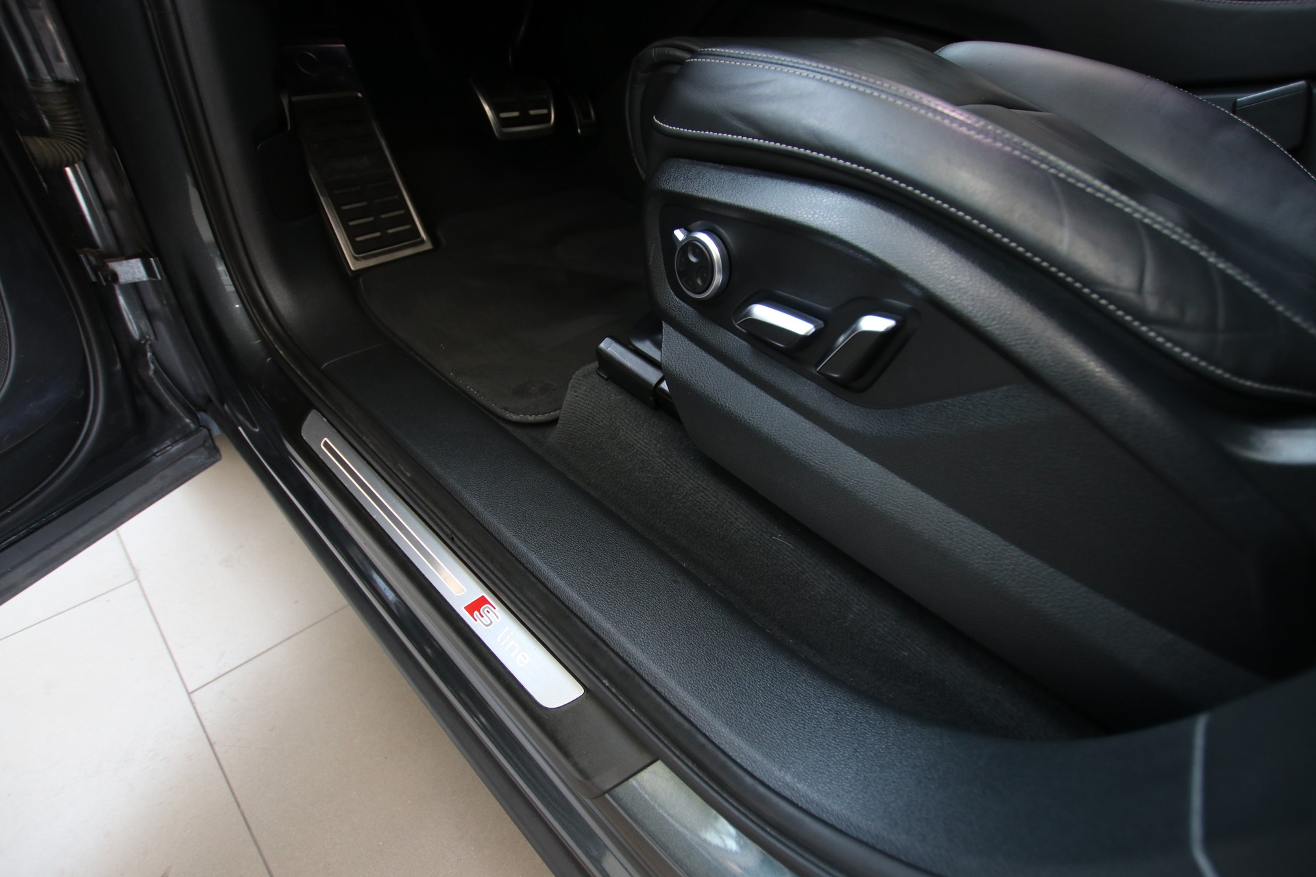 AUDI Q7 *S-Line* 3.0 TDI quattro tiptronic *7-Sitzplätze*-image-27