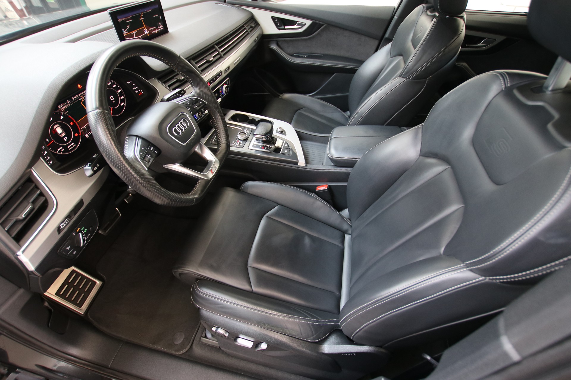 AUDI Q7 *S-Line* 3.0 TDI quattro tiptronic *7-Sitzplätze*-image-8