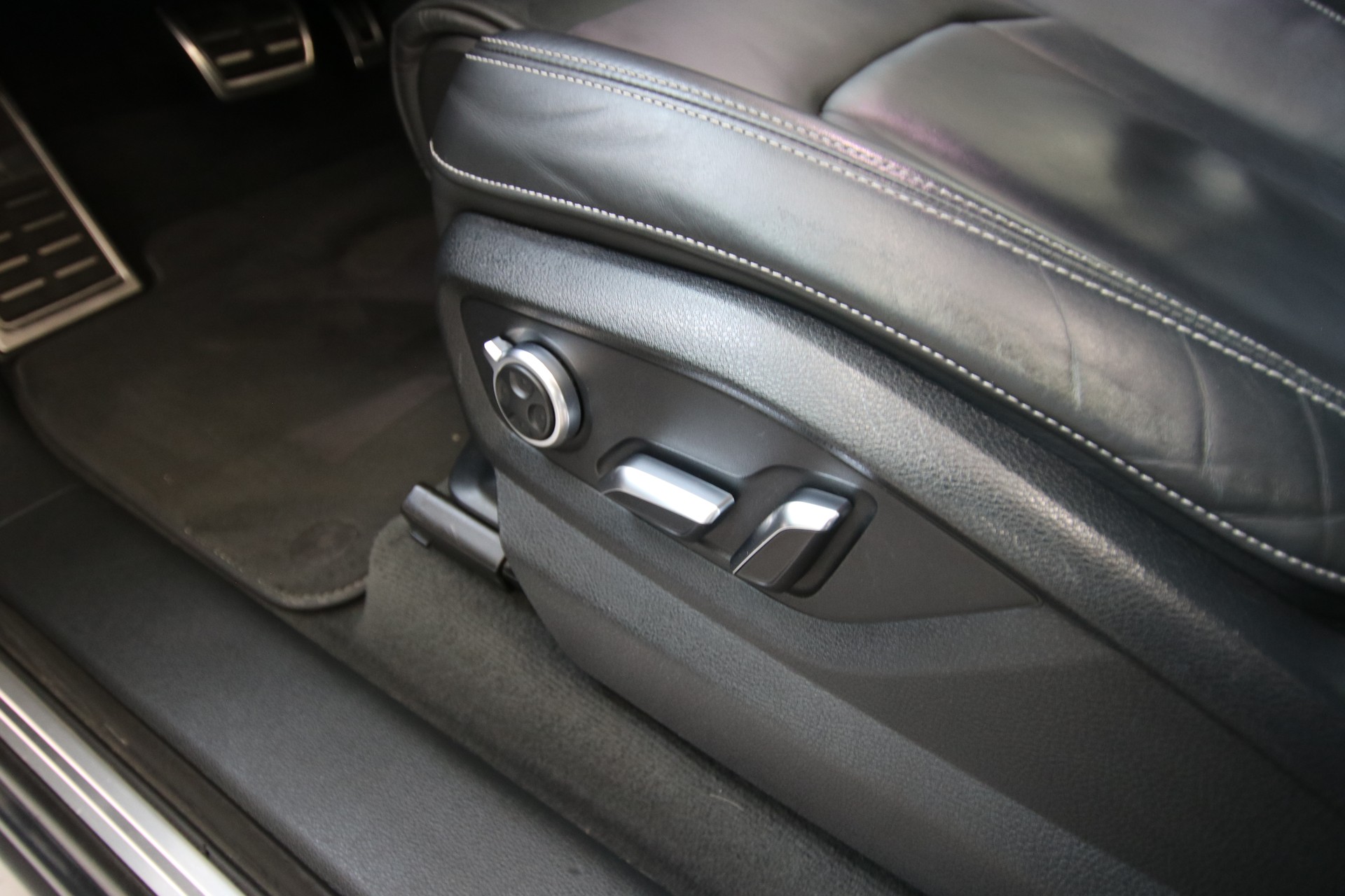 AUDI Q7 *S-Line* 3.0 TDI quattro tiptronic *7-Sitzplätze*-image-26