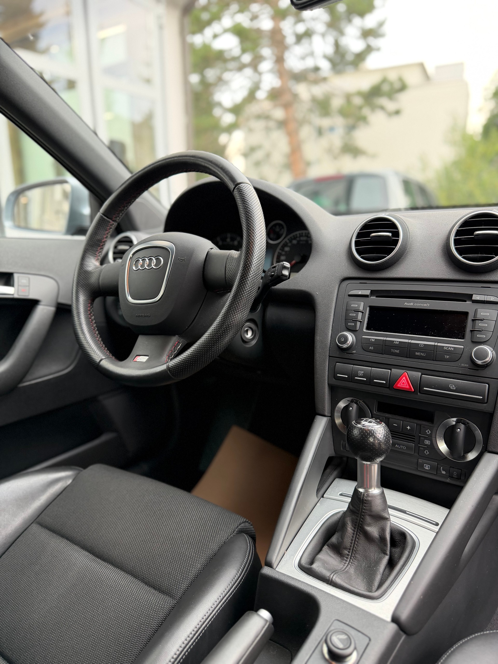 AUDI A3 Sportback 2.0 Turbo FSI Ambition quattro-image-5