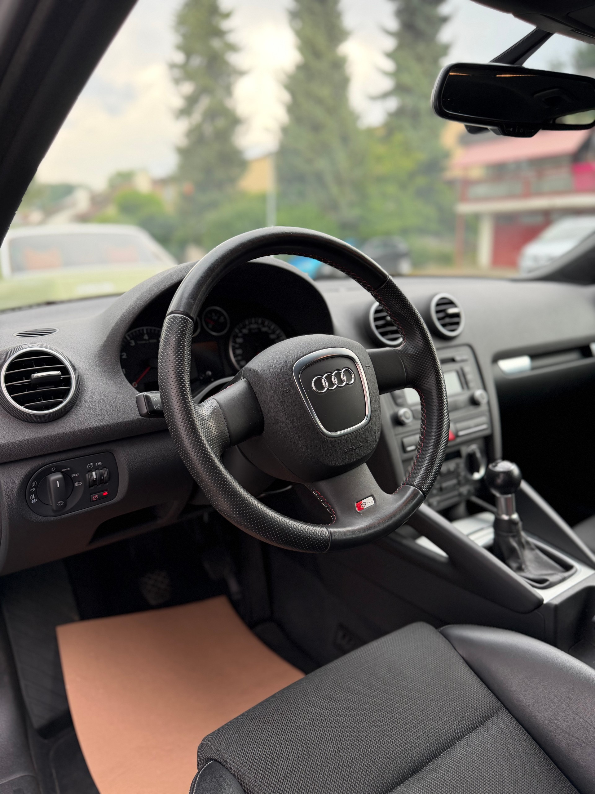 AUDI A3 Sportback 2.0 Turbo FSI Ambition quattro-image-6