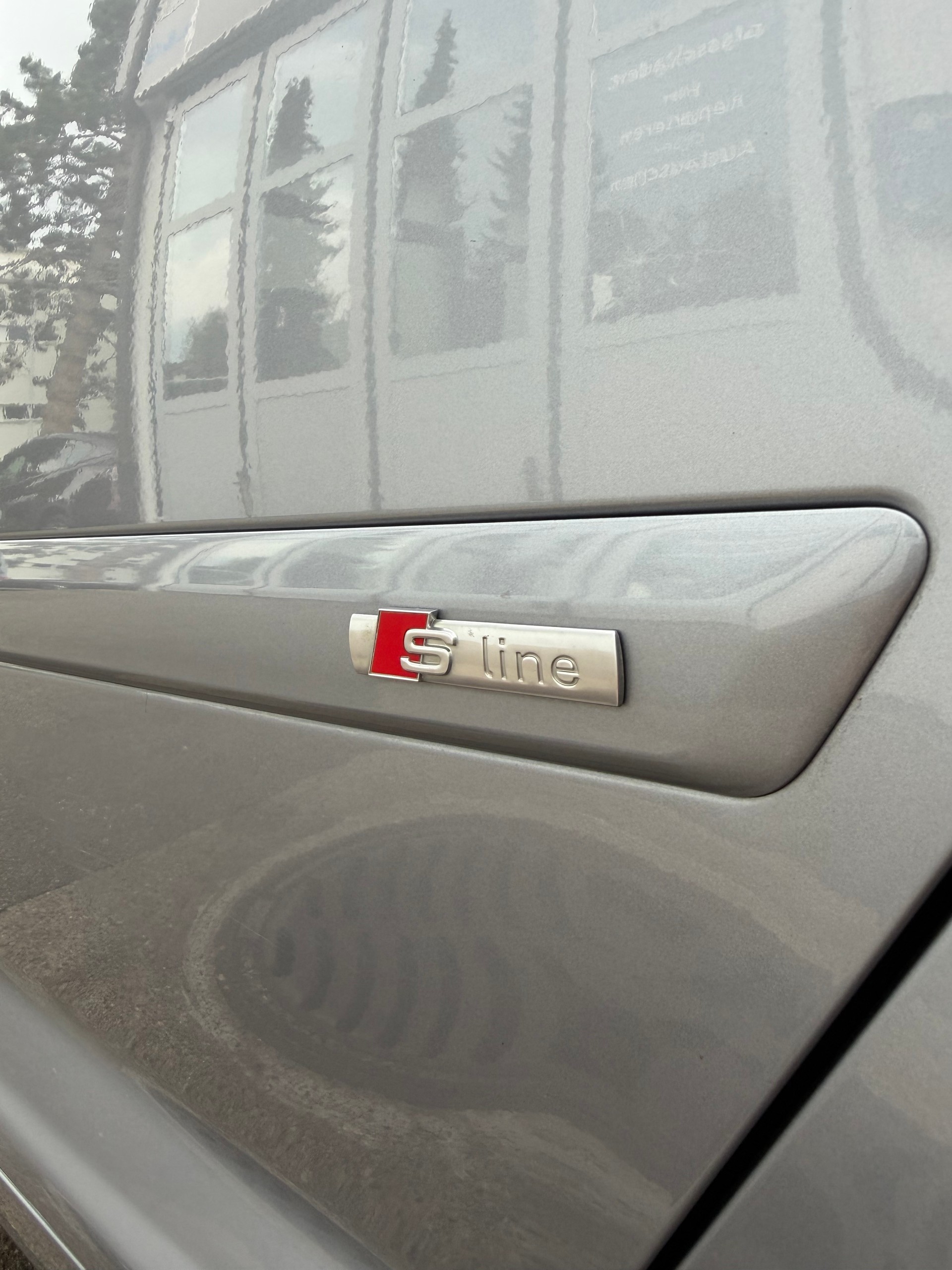 AUDI A3 Sportback 2.0 Turbo FSI Ambition quattro-image-4