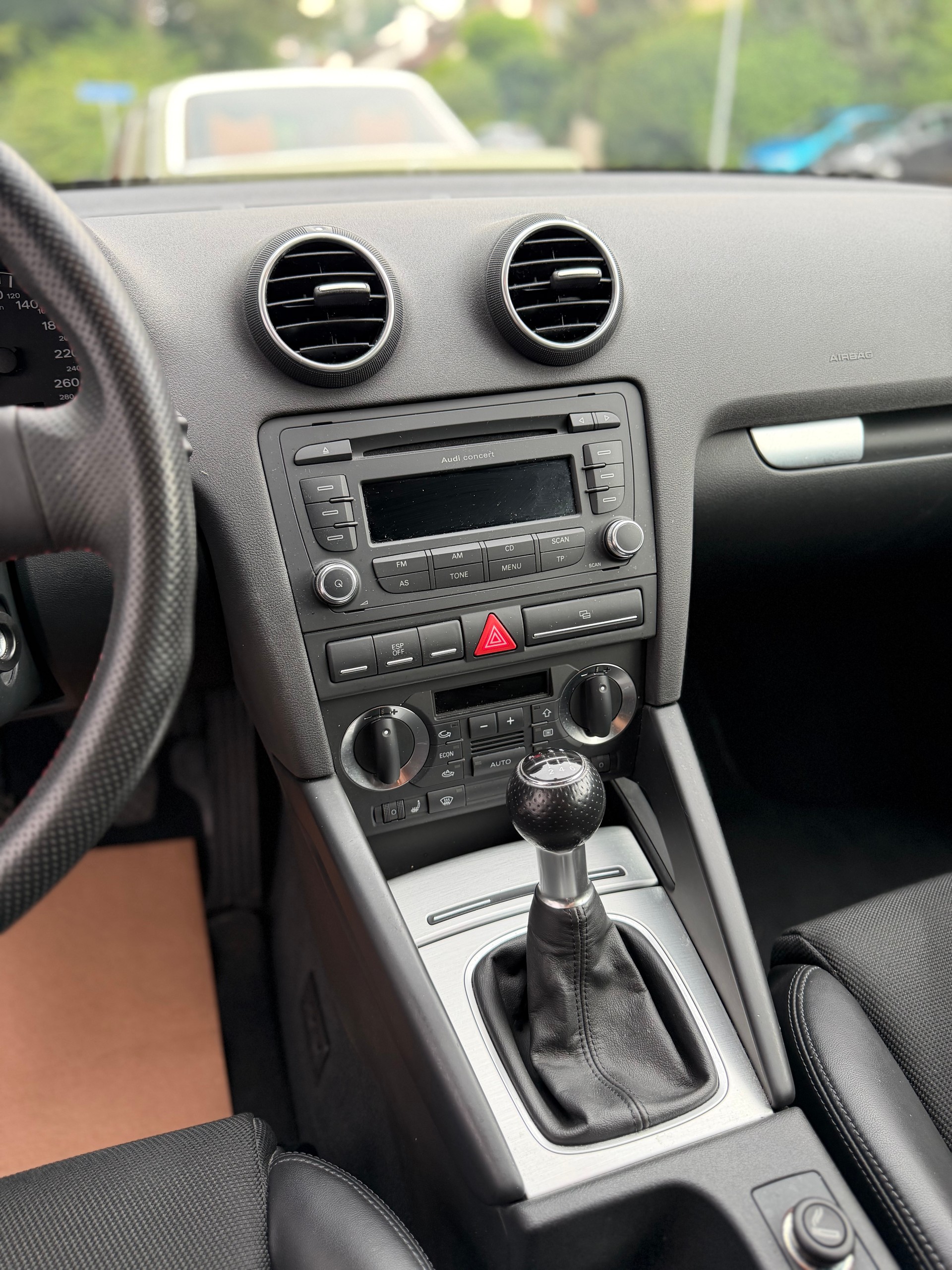 AUDI A3 Sportback 2.0 Turbo FSI Ambition quattro-image-9