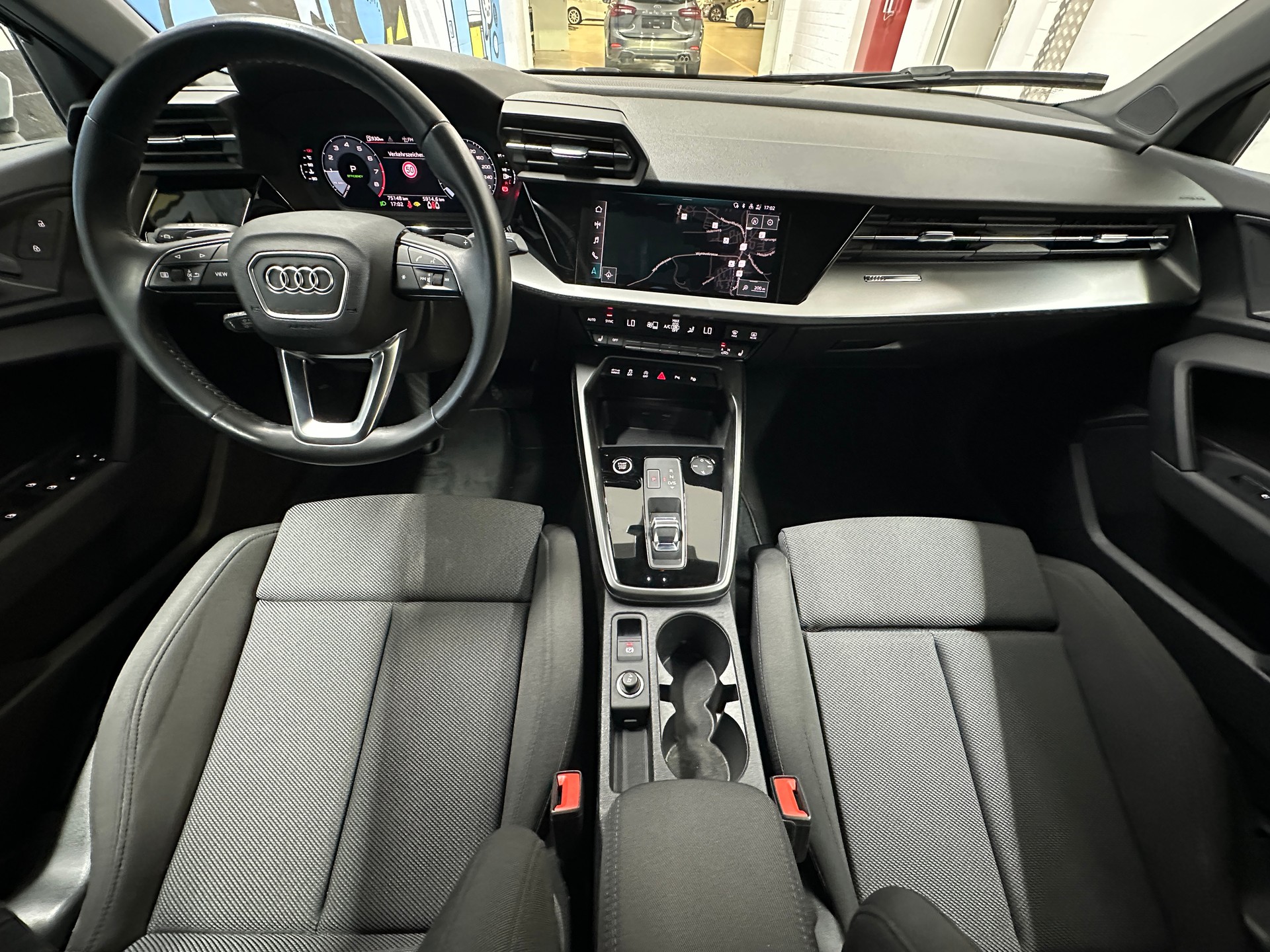 AUDI A3 Sportback 35 TFSI S line S-tronic-image-9
