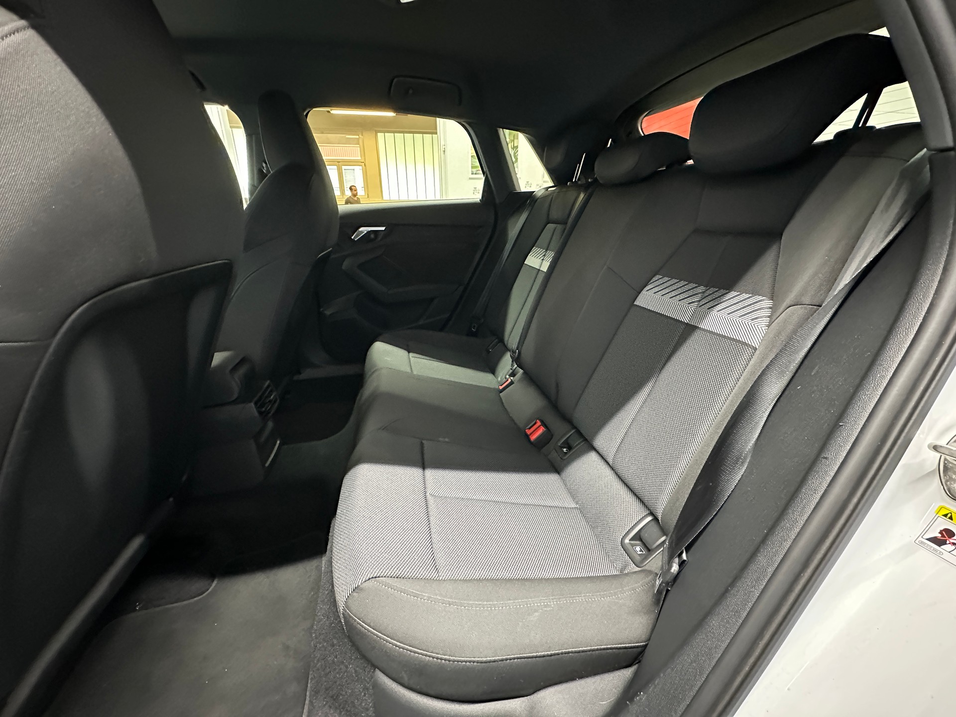 AUDI A3 Sportback 35 TFSI S line S-tronic-image-8