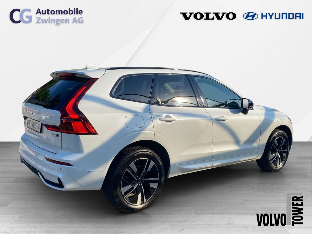 VOLVO XC60 B5 Benzin Mild Hybrid AWD Plus Dark Geartronic-image-6