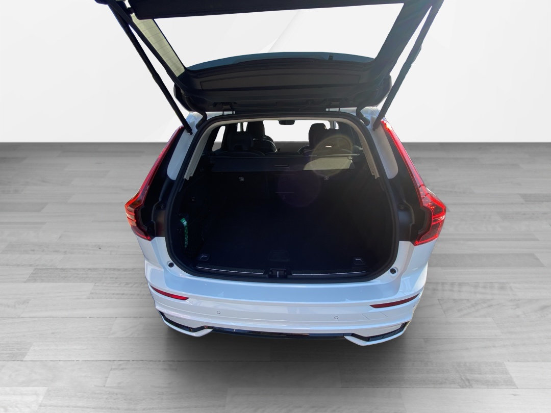 VOLVO XC60 B5 Benzin Mild Hybrid AWD Plus Dark Geartronic-image-12