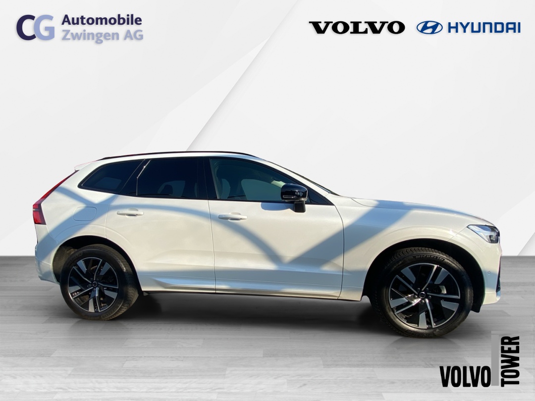 VOLVO XC60 B5 Benzin Mild Hybrid AWD Plus Dark Geartronic-image-4