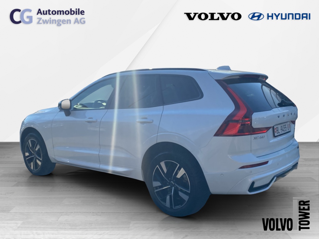 VOLVO XC60 B5 Benzin Mild Hybrid AWD Plus Dark Geartronic-image-5