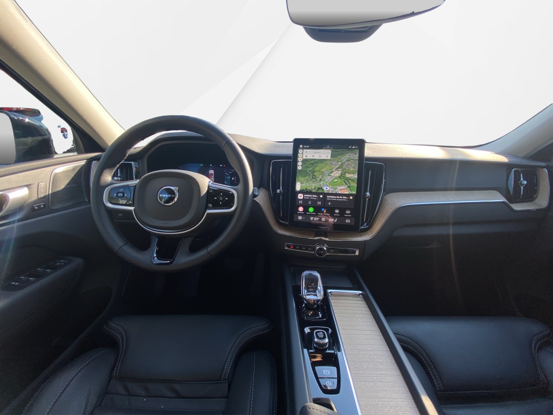 VOLVO XC60 B5 Benzin Mild Hybrid AWD Plus Dark Geartronic-image-9