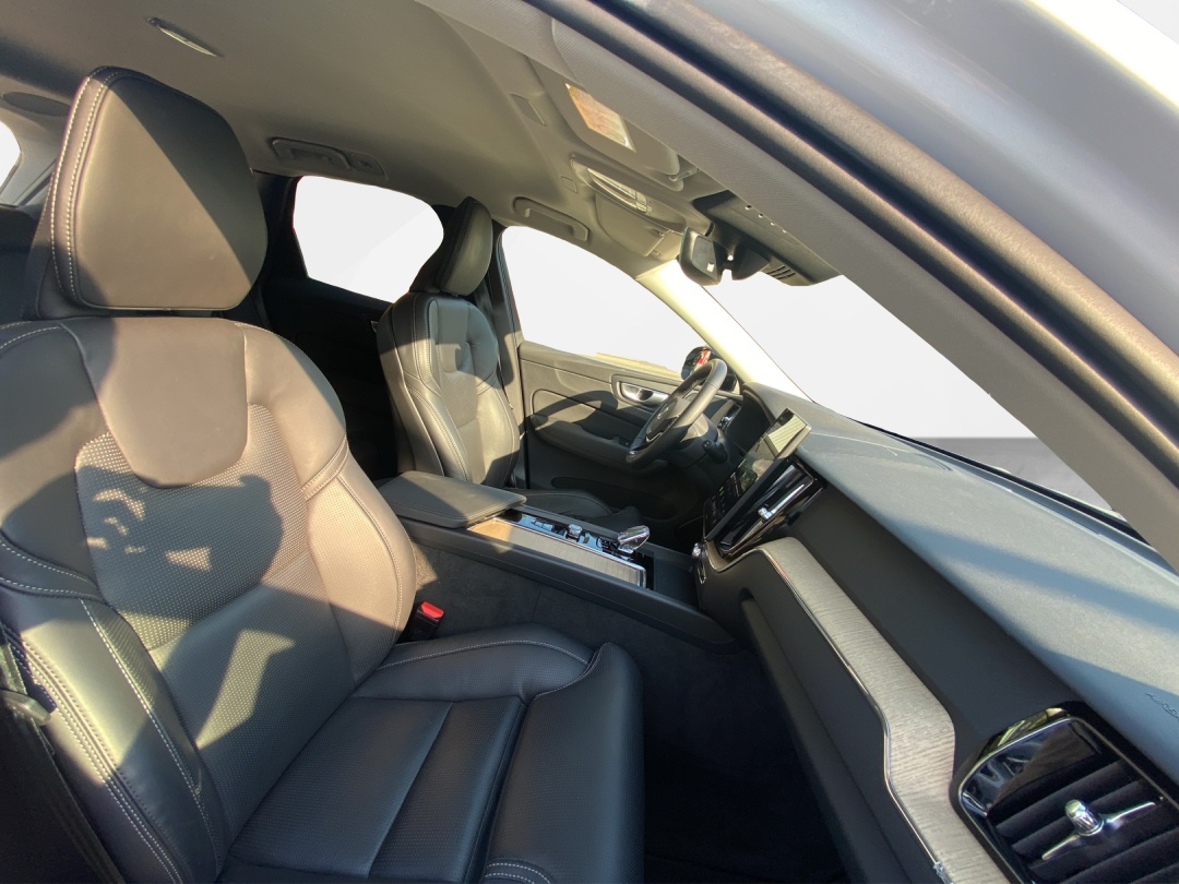 VOLVO XC60 B5 Benzin Mild Hybrid AWD Plus Dark Geartronic-image-11