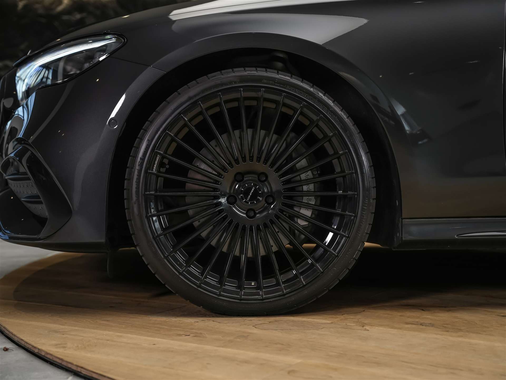 MERCEDES-BENZ E 220 d AMG Line 4matic Kombi *Werksgarantie*21" Felgen*Abstandsregler*-image-15