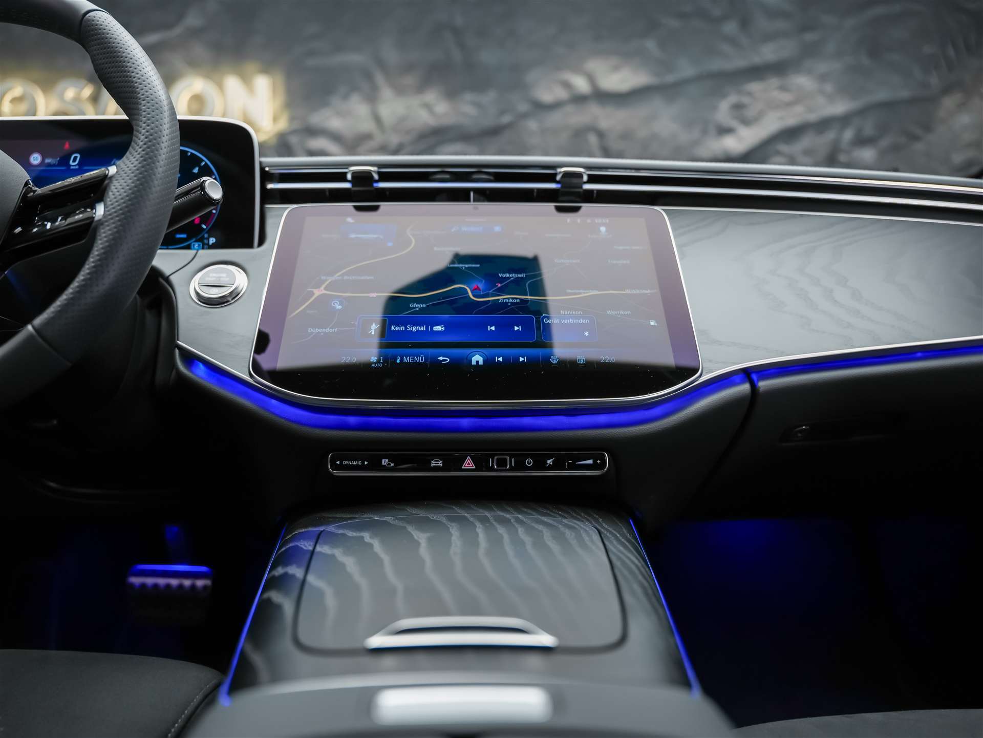 MERCEDES-BENZ E 220 d AMG Line 4matic Kombi-image-18
