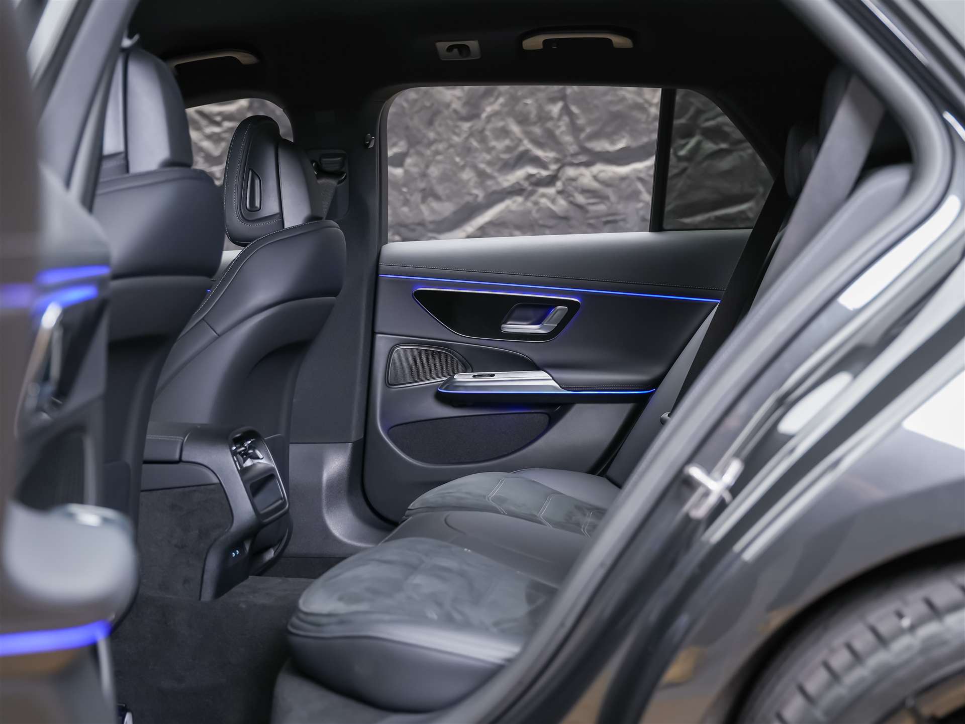 MERCEDES-BENZ E 220 d AMG Line 4matic Kombi-image-11