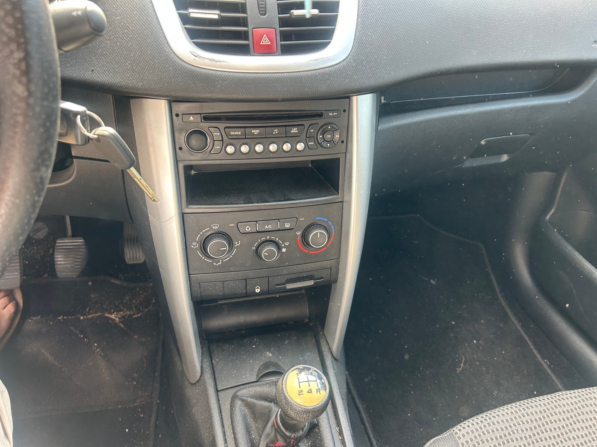 PEUGEOT 207 1.6 16V Sport-image-6