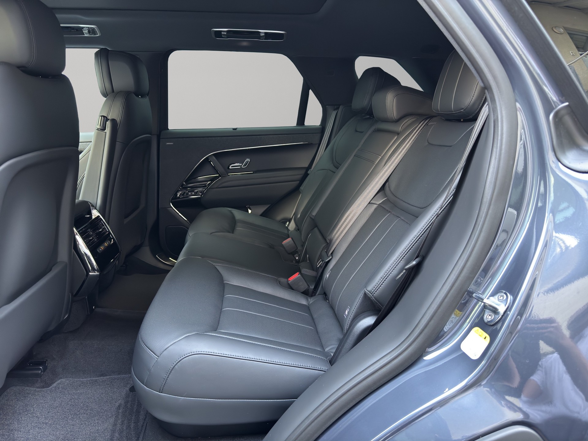 LAND ROVER Range Rover Sport 3.0 I6 P460e SE Dynamic-image-16