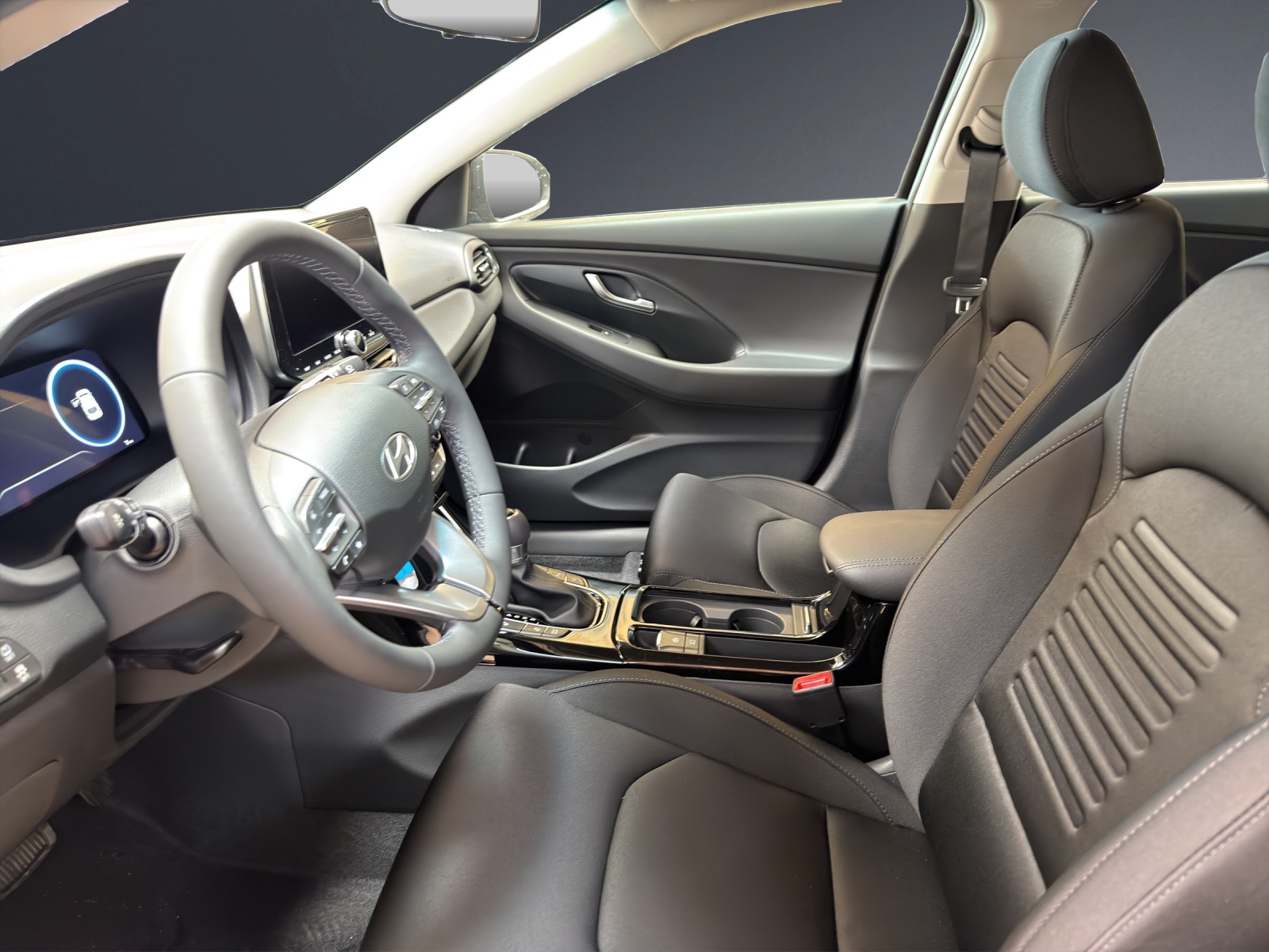 HYUNDAI i30 1.5 T-GDi Amplia 48V MH DCT-image-6