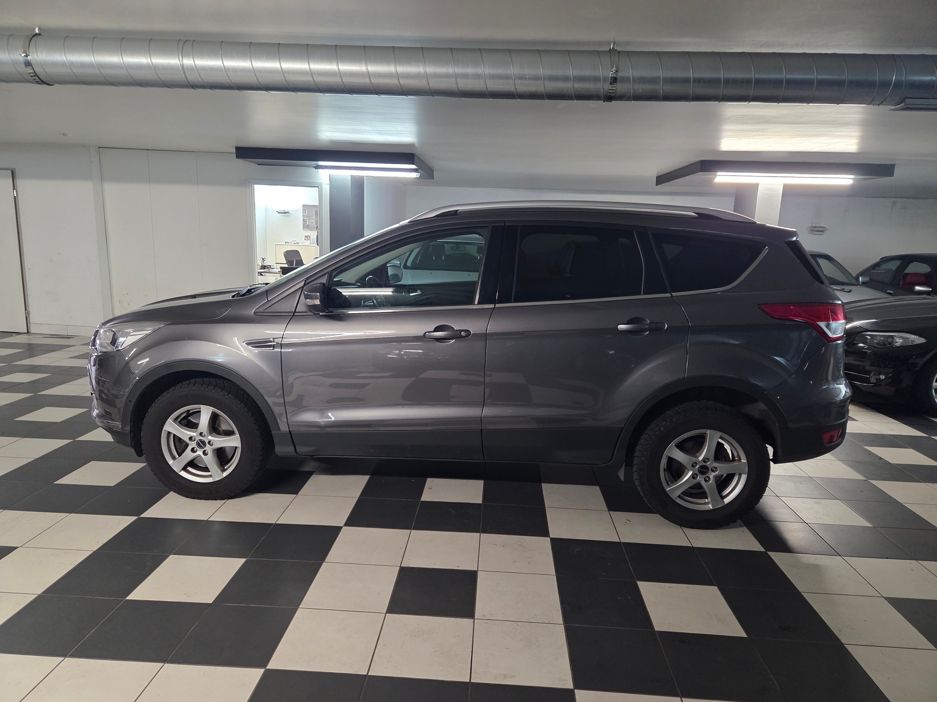 FORD Kuga 1.6 SCTi Carving 4WD Automatic-image-1