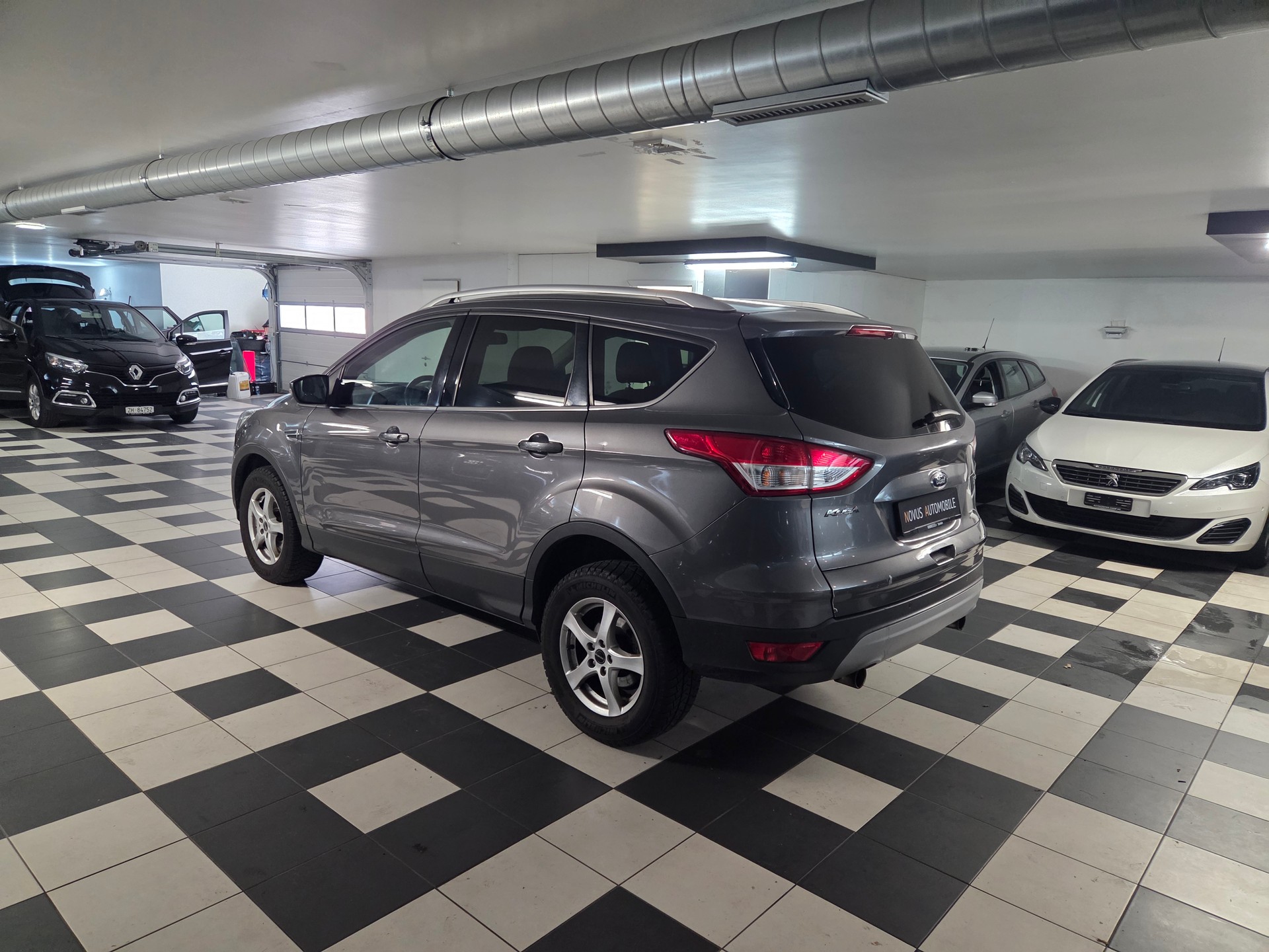 FORD Kuga 1.6 SCTi Carving 4WD Automatic-image-2