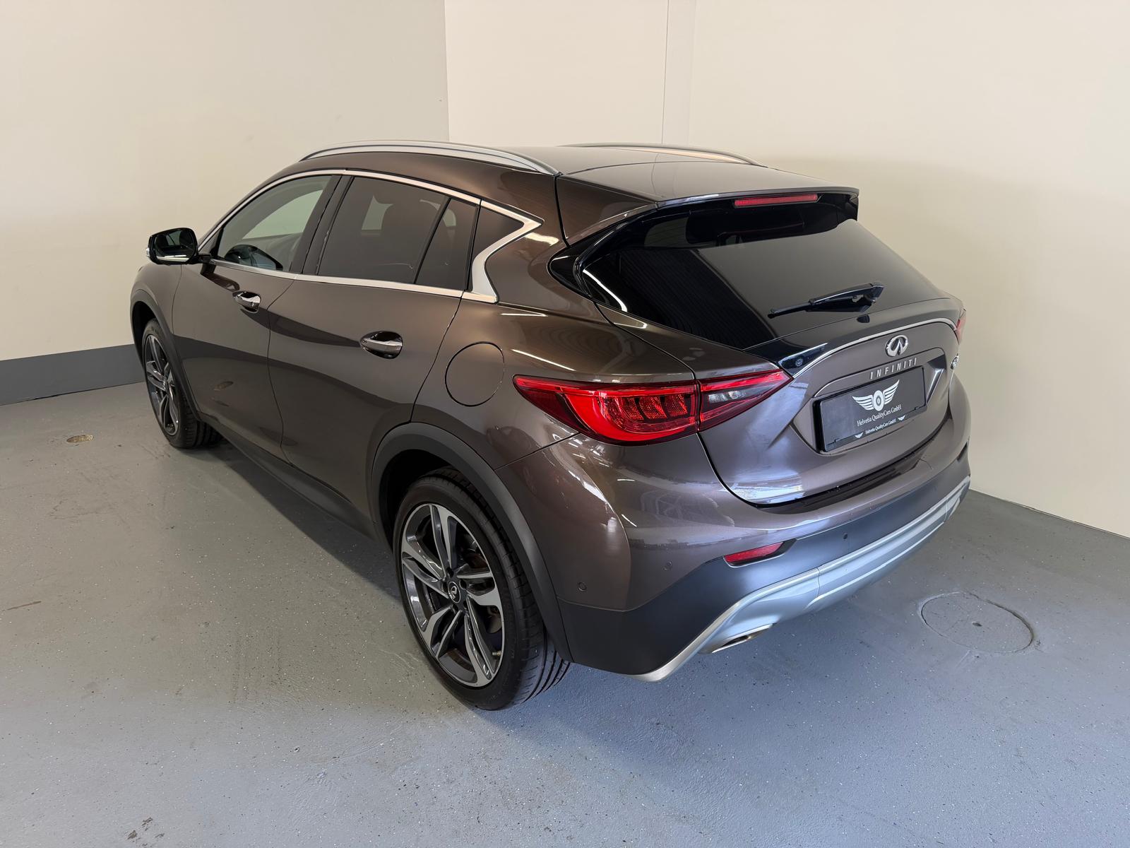 INFINITI QX30 2.0t Luxe Tech AWD DCT AWD-image-8