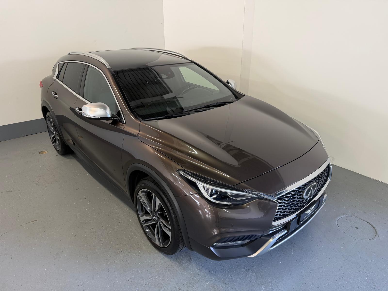 INFINITI QX30 2.0t Luxe Tech AWD DCT AWD