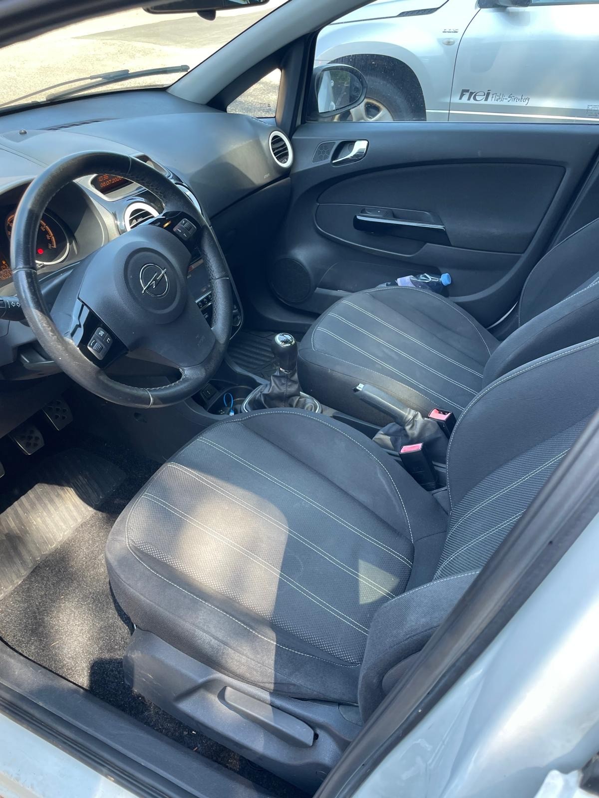 OPEL Corsa 1.2 TP Color Edition-image-9
