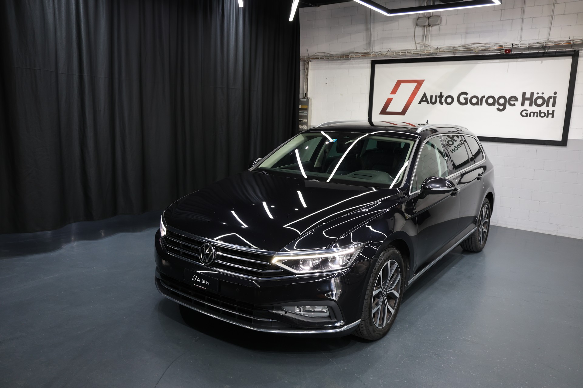 VW Passat 2.0 TDI BMT Highline 4Motion DSG Vollausstattung 200PS-image-1