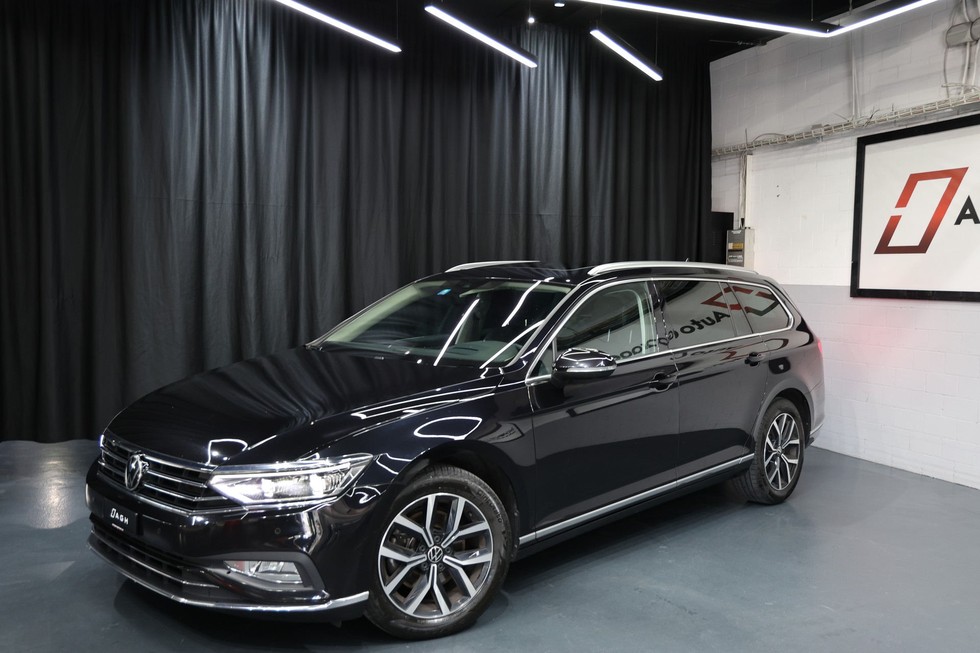 VW Passat 2.0 TDI BMT Highline 4Motion DSG Vollausstattung 200PS-image-0