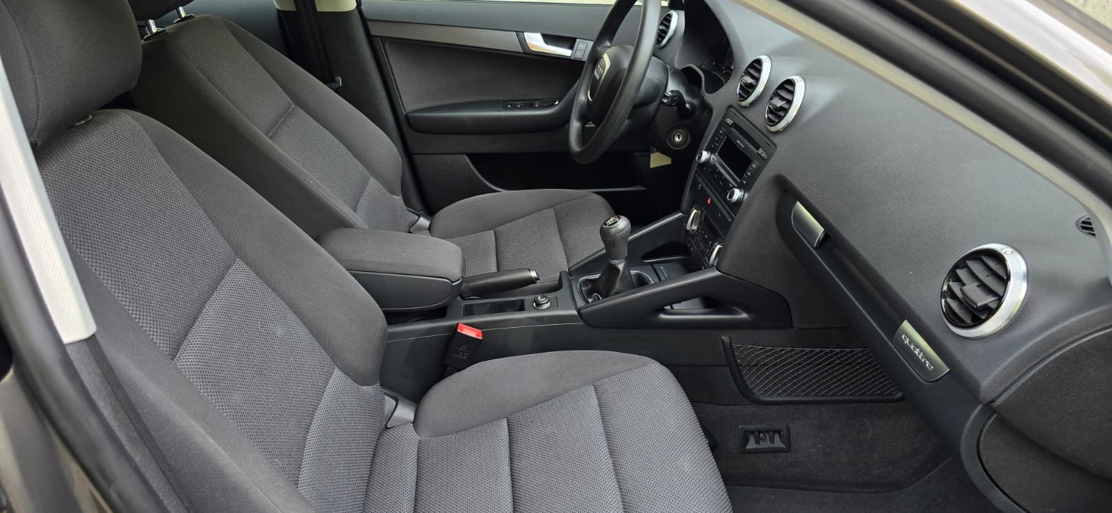 AUDI A3 Sportback 1.8 TFSI Ambiente quattro-image-7
