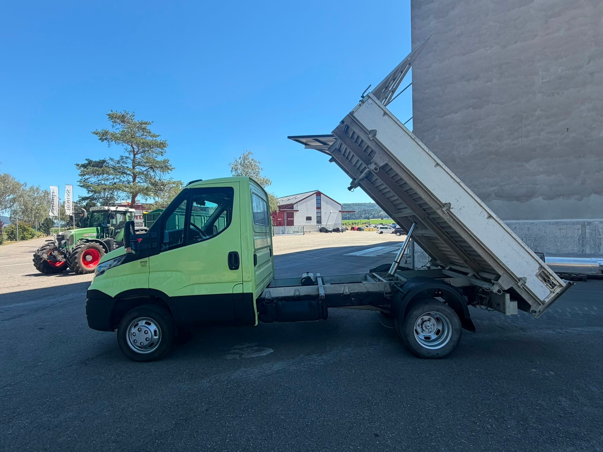 IVECO 35 C 15 Daily-image-2