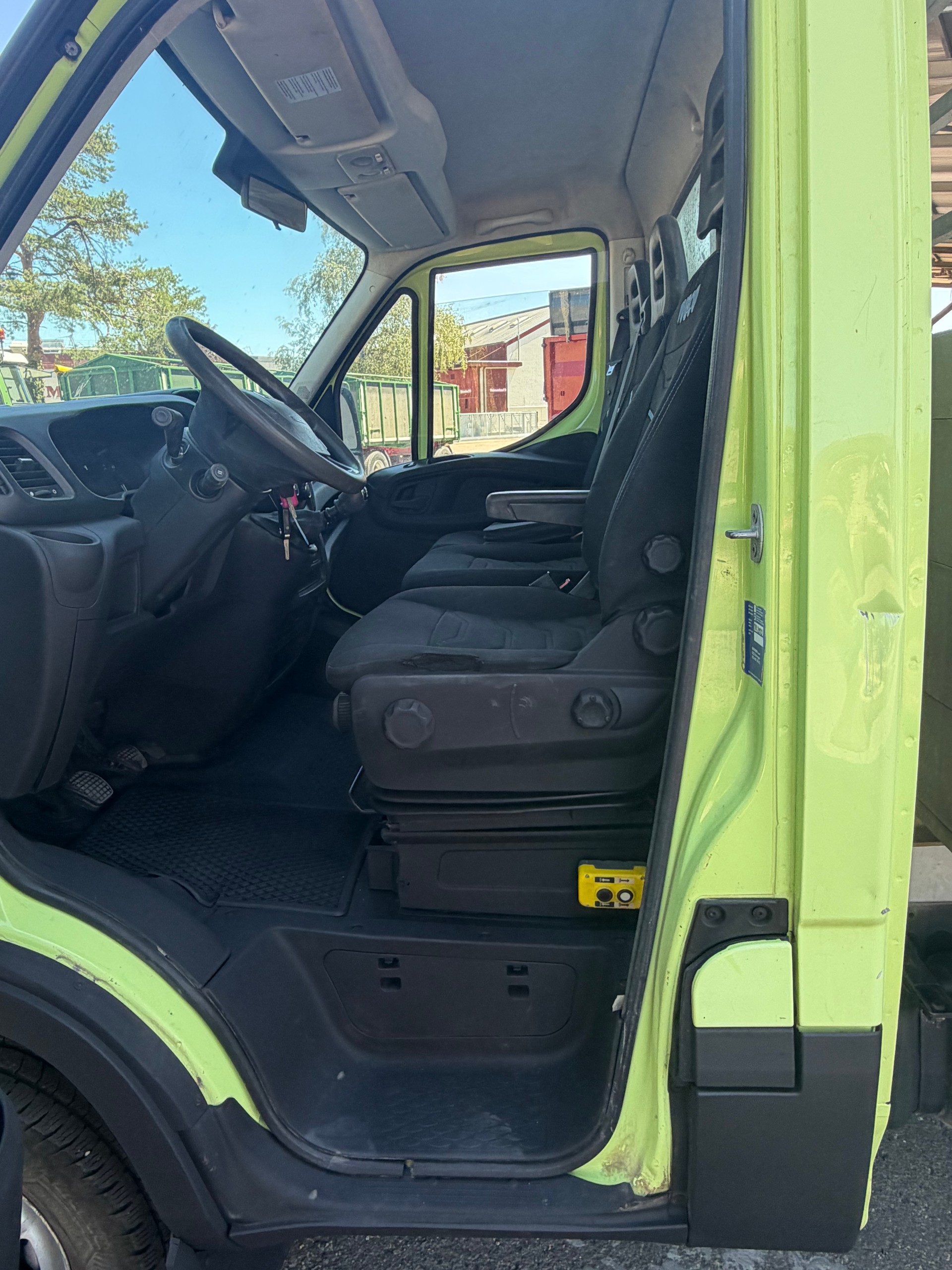 IVECO 35 C 15 Daily-image-7