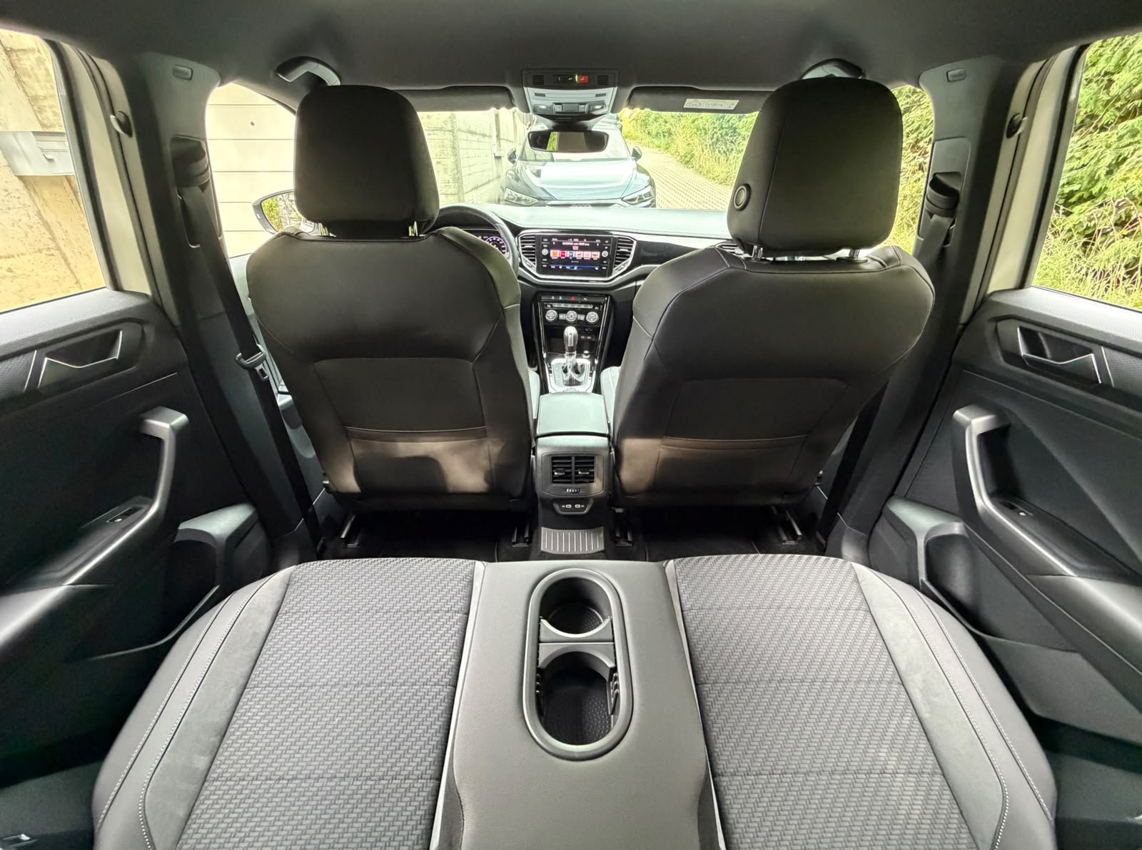 VW T-Roc 2.0 TSI R DSG 4Motion-image-18