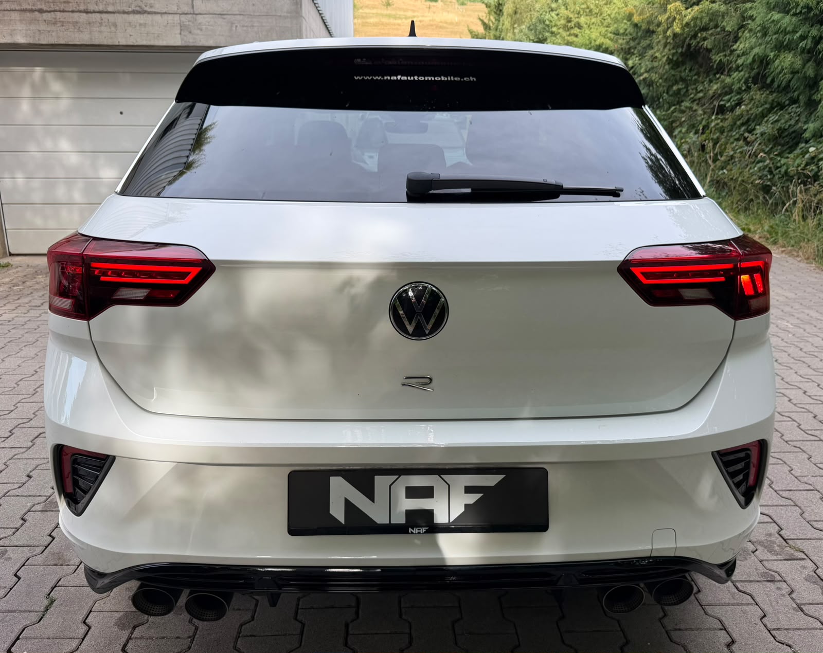 VW T-Roc 2.0 TSI R DSG 4Motion-image-3