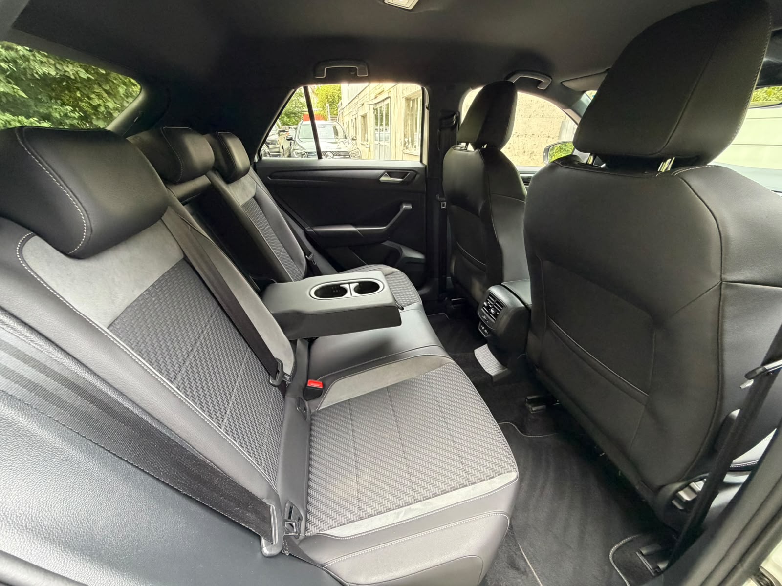 VW T-Roc 2.0 TSI R DSG 4Motion-image-14