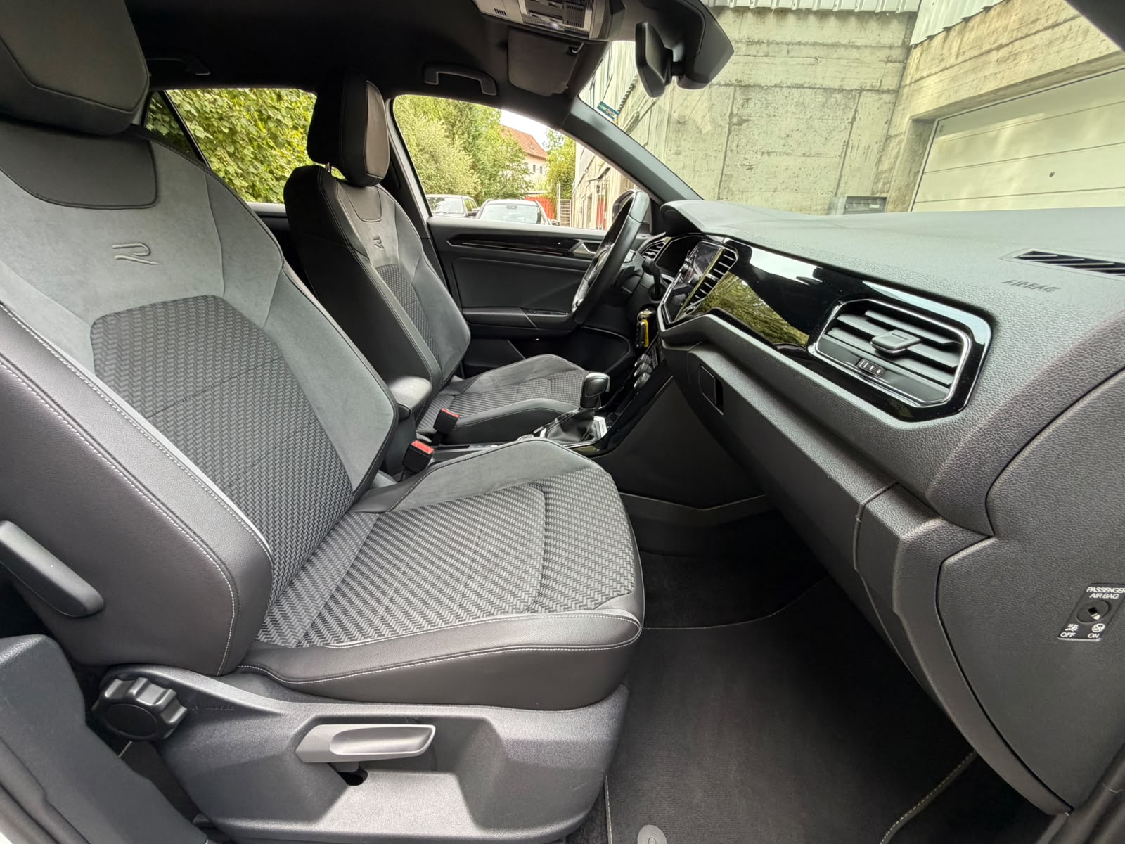 VW T-Roc 2.0 TSI R DSG 4Motion-image-15