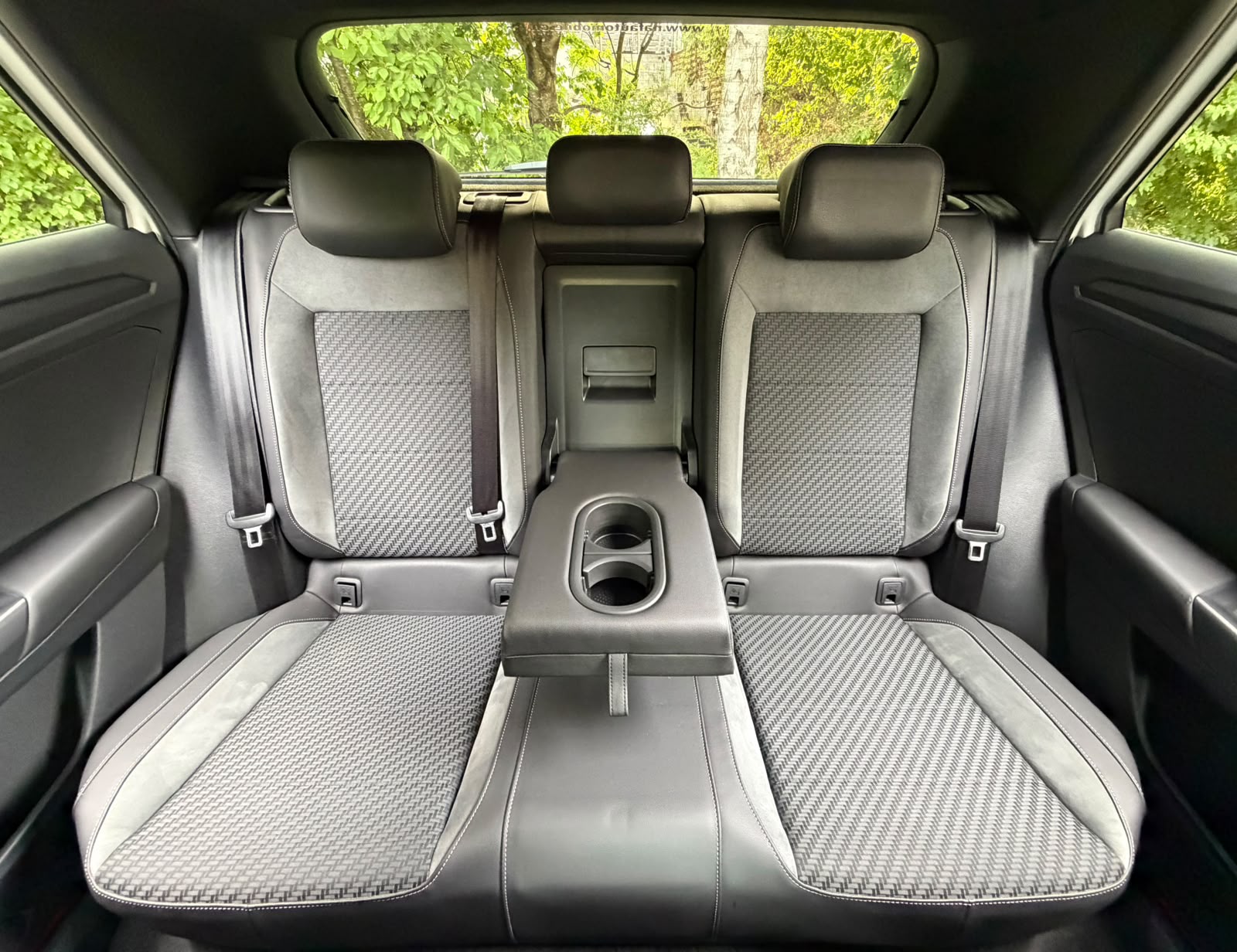 VW T-Roc 2.0 TSI R DSG 4Motion-image-17