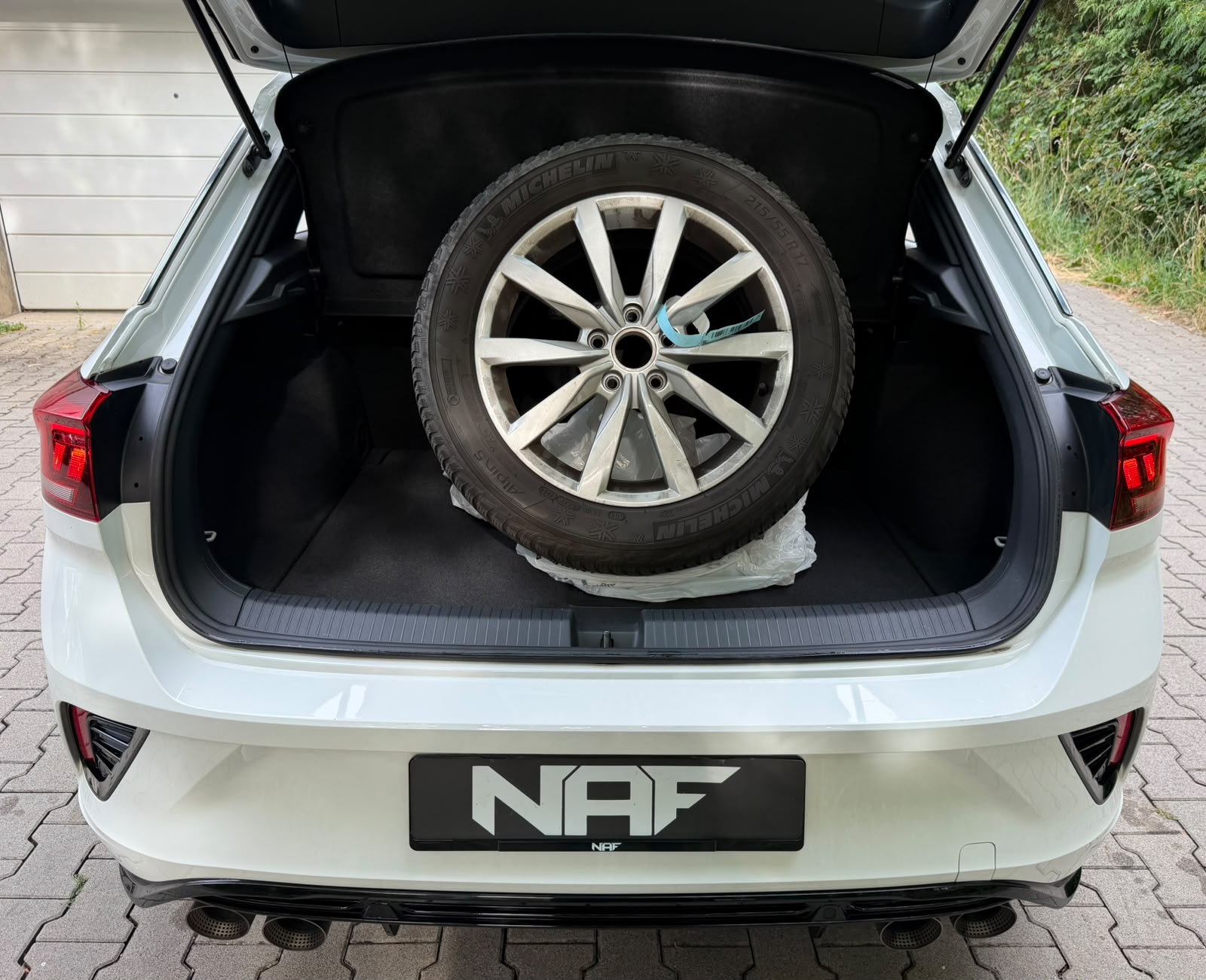 VW T-Roc 2.0 TSI R DSG 4Motion-image-13