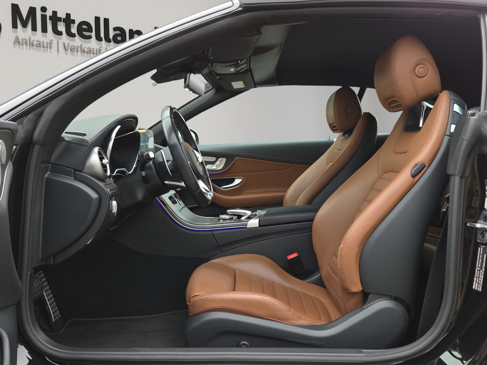 MERCEDES-BENZ C 43 Cabriolet AMG 4Matic 9G-Tronic-image-10