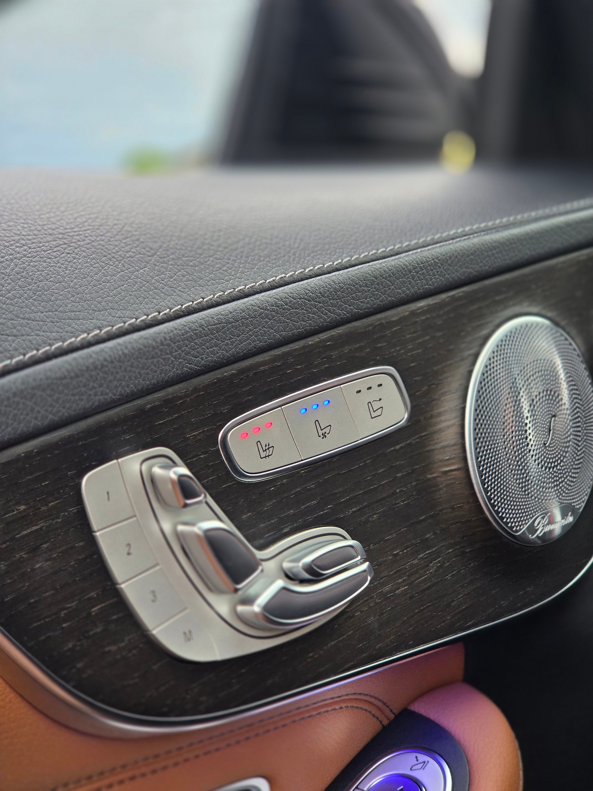 MERCEDES-BENZ C 43 Cabriolet AMG 4Matic 9G-Tronic-image-12
