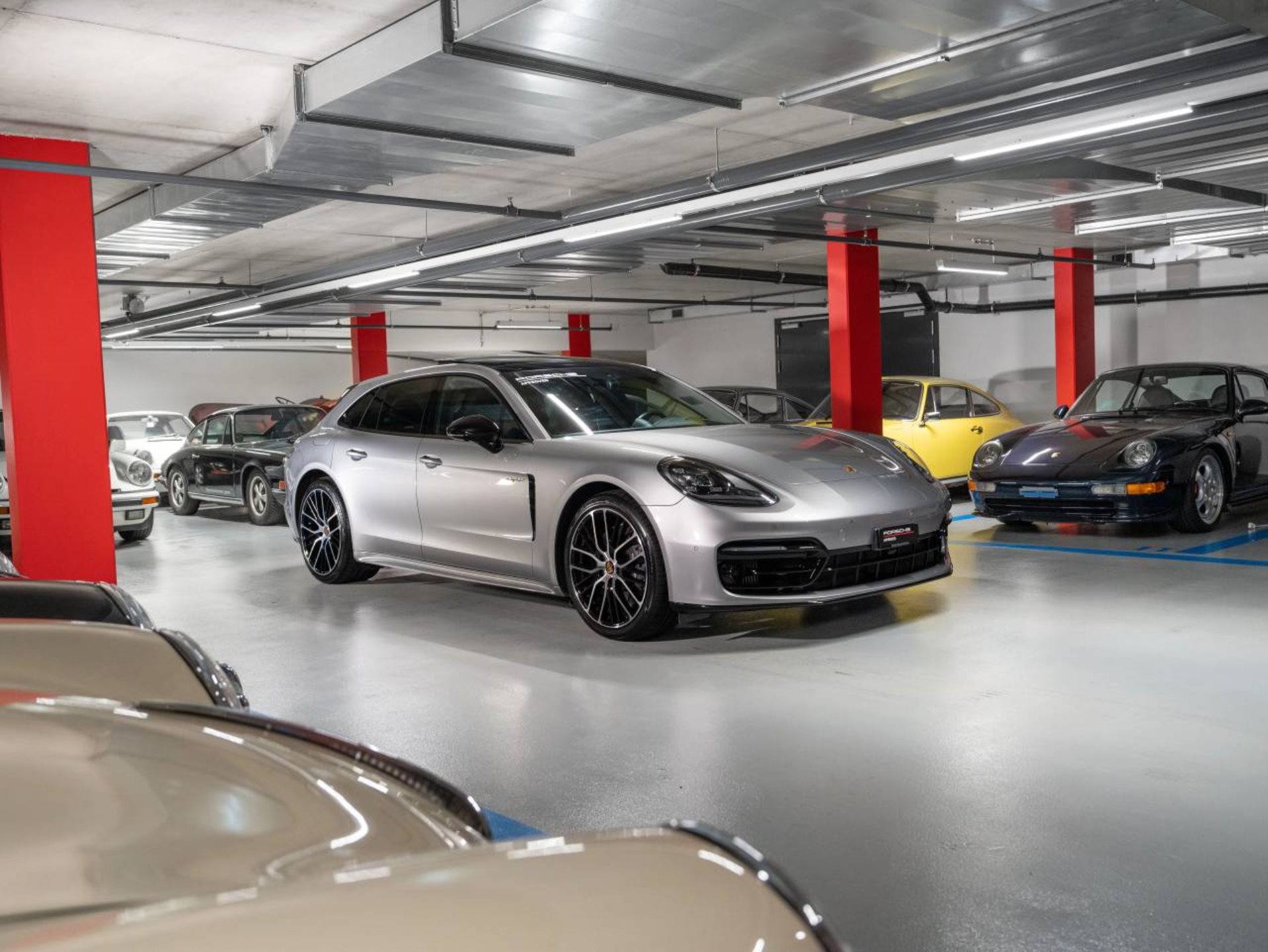 PORSCHE Panamera 4 E-Hybrid Sport Turismo Platinum Edition (MY23)-image-5
