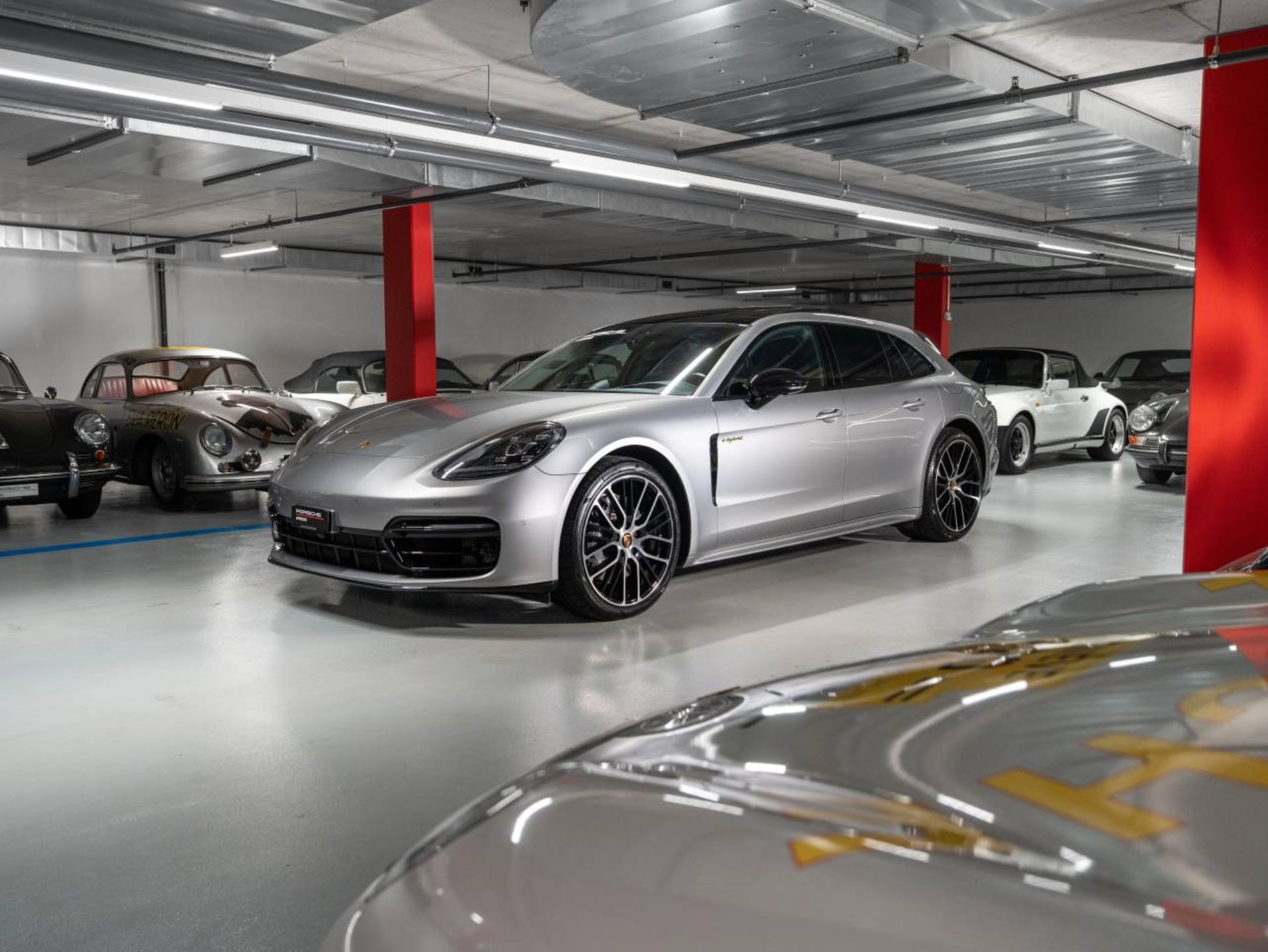 PORSCHE Panamera 4 E-Hybrid Sport Turismo Platinum Edition (MY23)