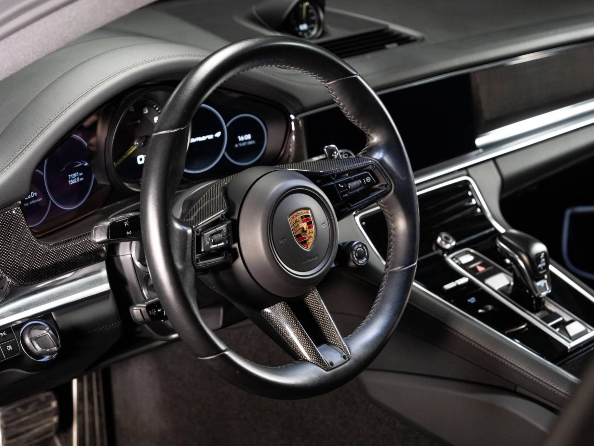 PORSCHE Panamera 4 E-Hybrid Sport Turismo Platinum Edition (MY23)-image-8