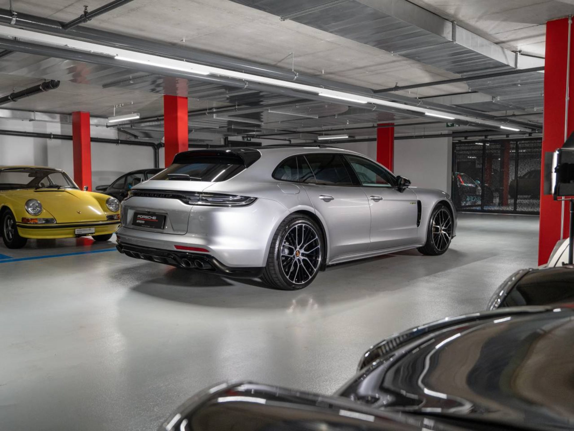 PORSCHE Panamera 4 E-Hybrid Sport Turismo Platinum Edition (MY23)-image-7