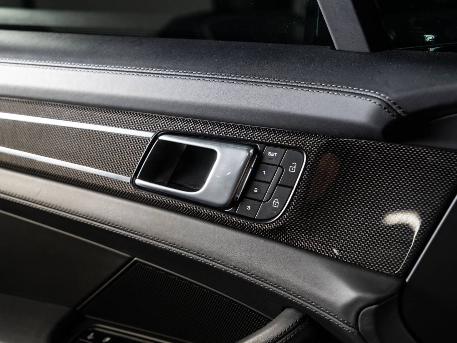 PORSCHE Panamera 4 E-Hybrid Sport Turismo Platinum Edition (MY23)-image-16