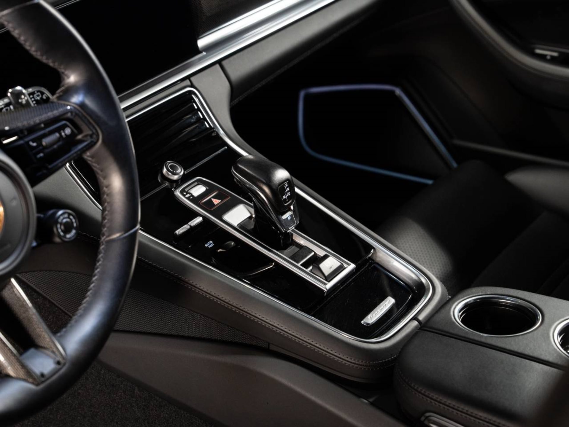 PORSCHE Panamera 4 E-Hybrid Sport Turismo Platinum Edition (MY23)-image-13