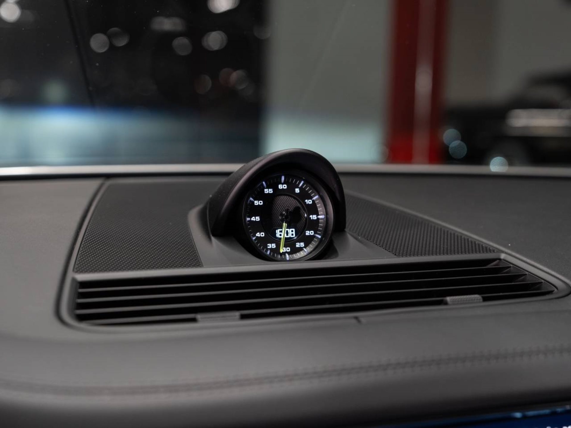 PORSCHE Panamera 4 E-Hybrid Sport Turismo Platinum Edition (MY23)-image-10