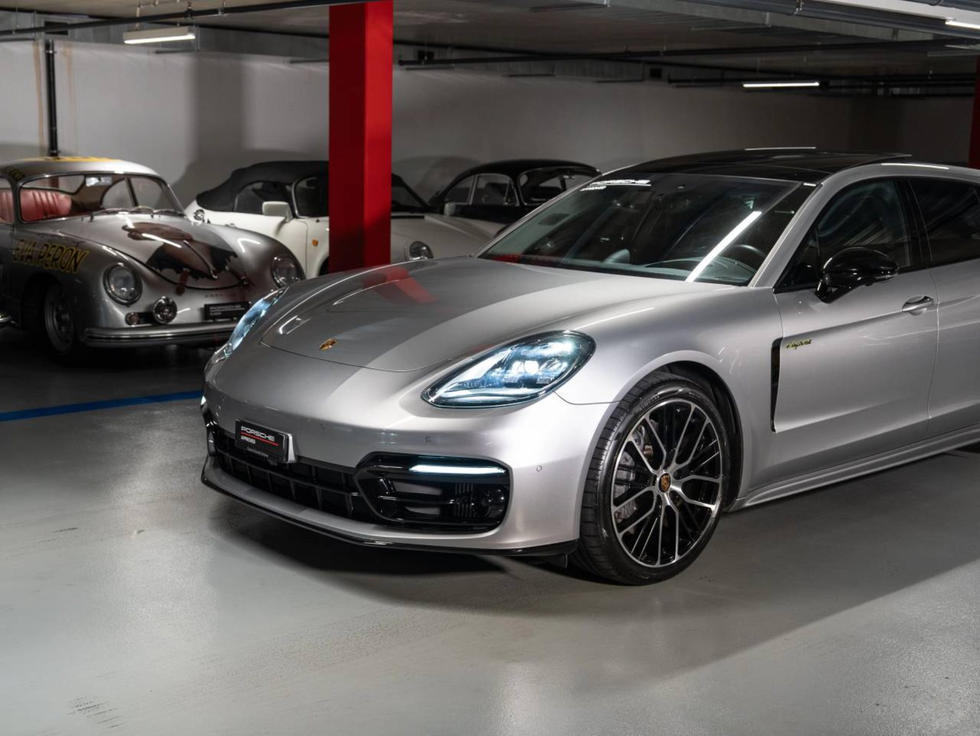PORSCHE Panamera 4 E-Hybrid Sport Turismo Platinum Edition (MY23)-image-23