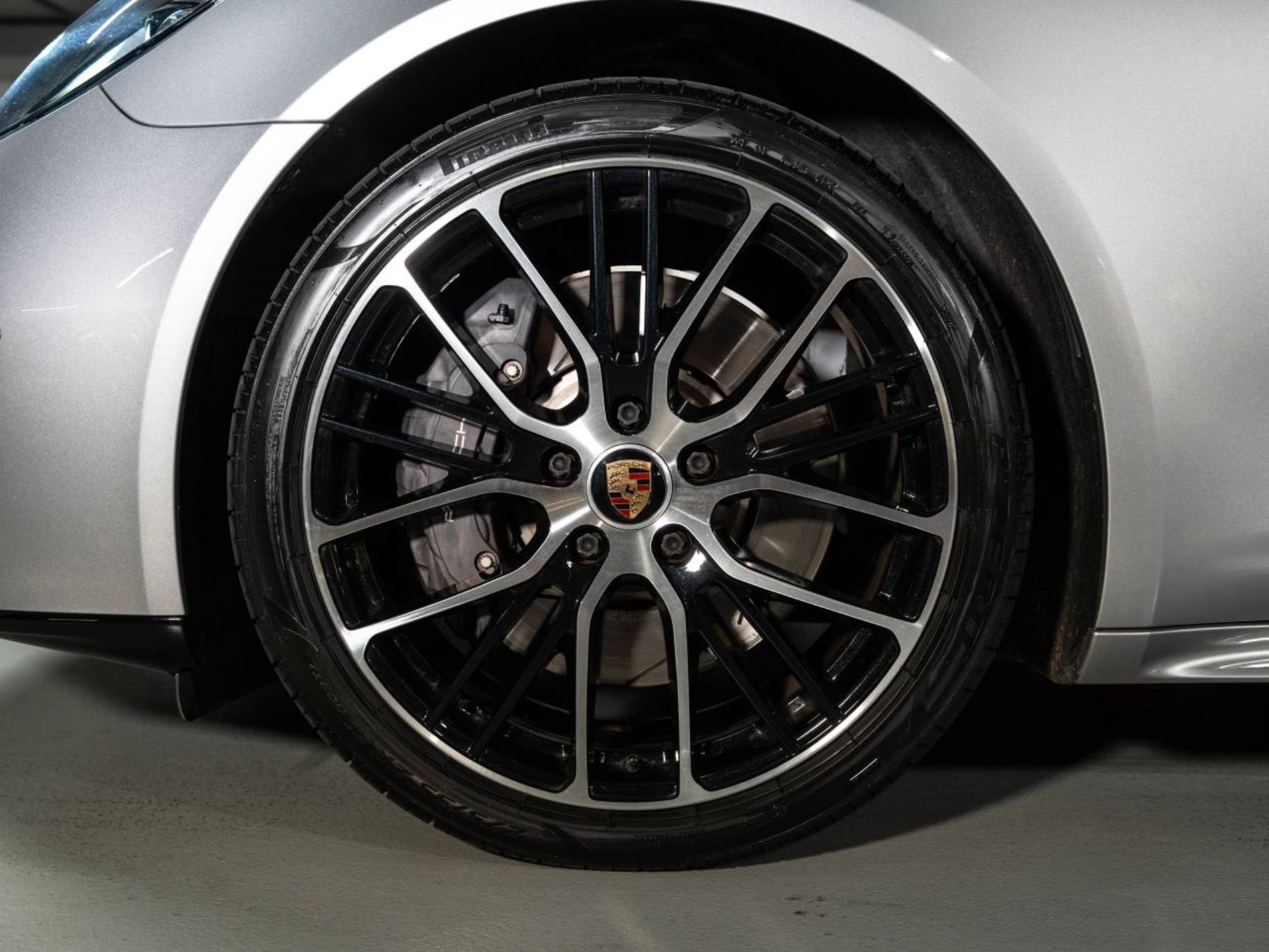 PORSCHE Panamera 4 E-Hybrid Sport Turismo Platinum Edition (MY23)-image-24