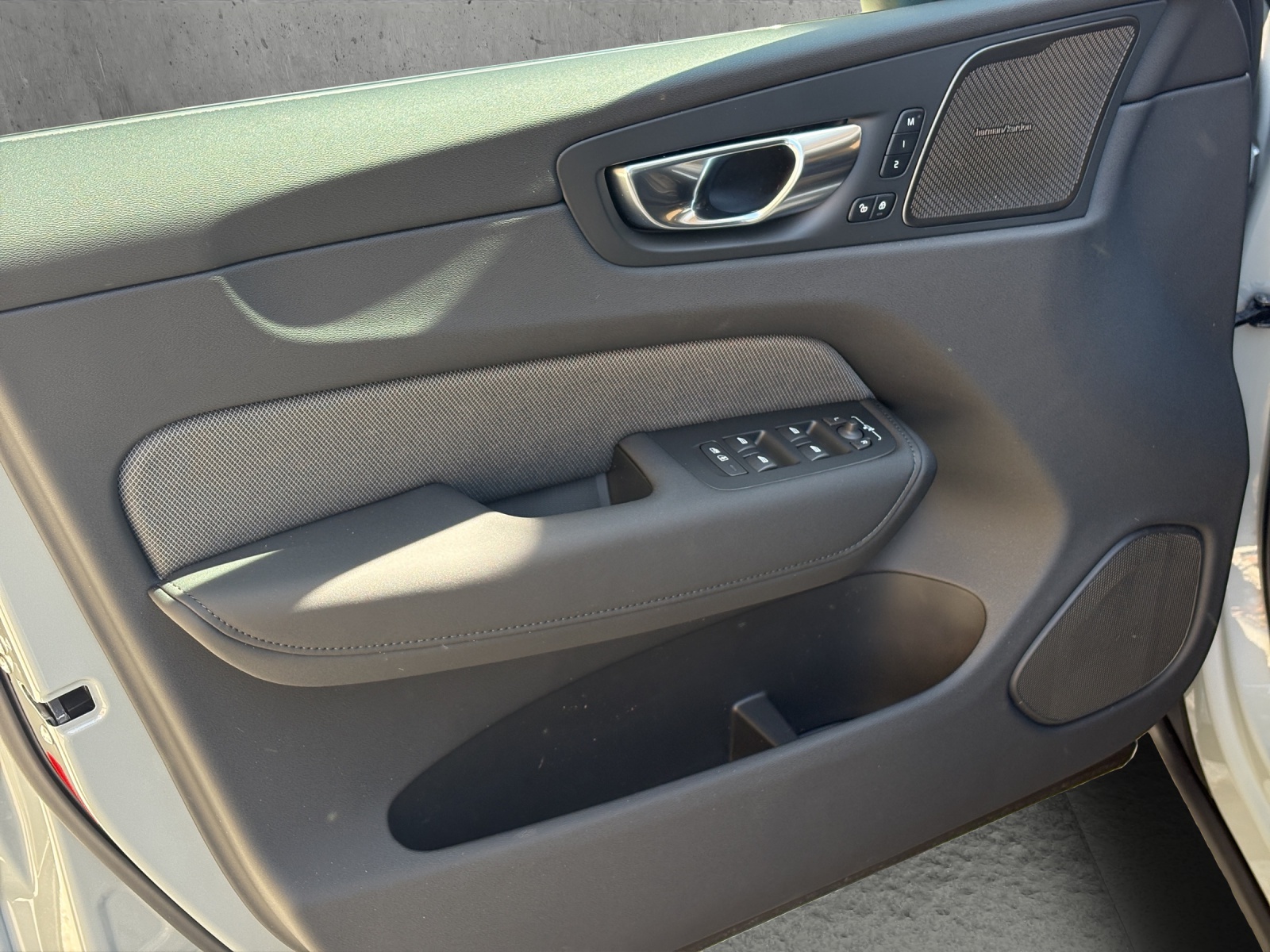 VOLVO XC60 T8 eAWD PluginHybrid Black Edition Geartronic-image-9