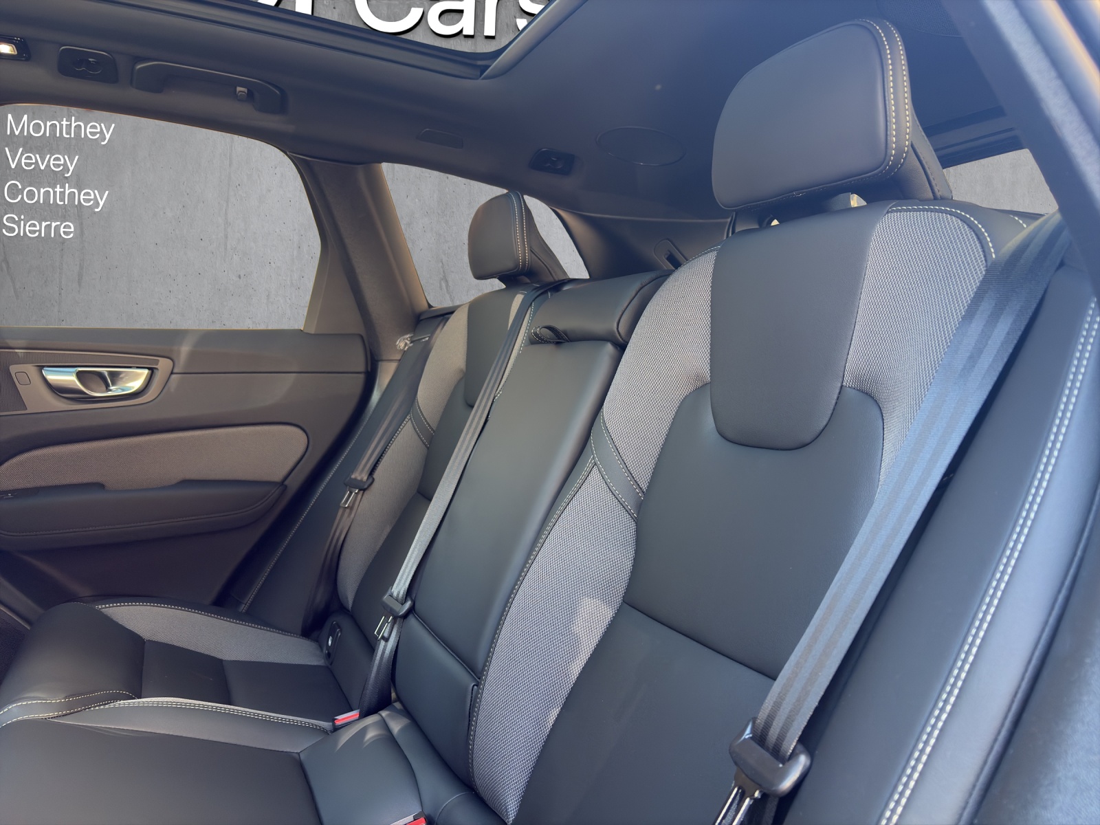 VOLVO XC60 T8 eAWD PluginHybrid Black Edition Geartronic-image-13